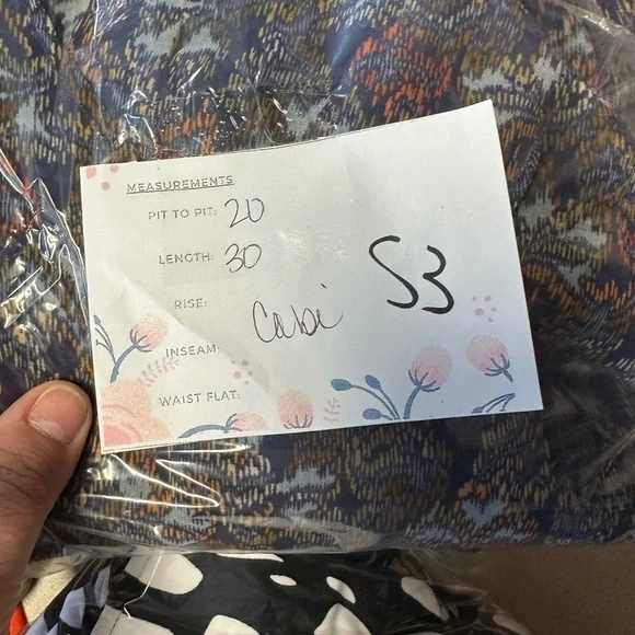 CABI TAPESTRY floral lightweight sophisticated quiet luxury blouse #157. MEDIUM - Picture 11 of 11